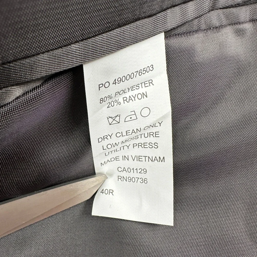 Calvin Klein Shiny Charcoal Herringbone Full Suit Jacket 40R Pants 32X30‎